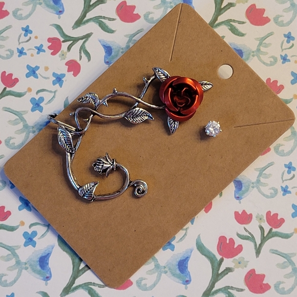 HOT TOPIC BLACKHEART Brand Silver-tone Red Rose Ear Cuff - Picture 3 of 16